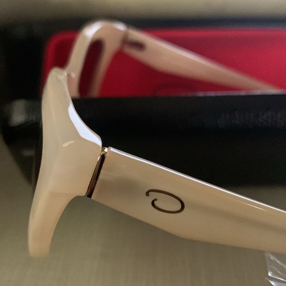 Glam Cat Eye Sunglasses beautiful design - Picture 9 of 9